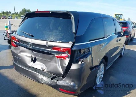 2018 Honda Odyssey Lx z USA, uszkodzony, nr VIN 5FNRL6H28JB016988